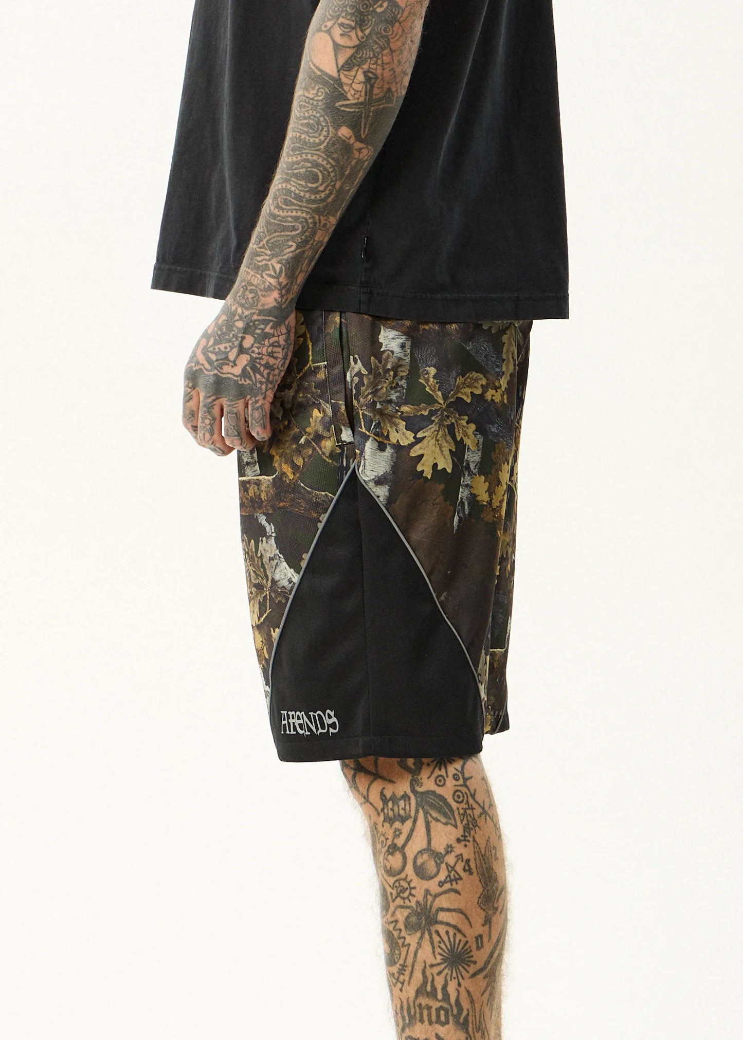 AFENDS FIND ME - PANELLED SHORT 20"