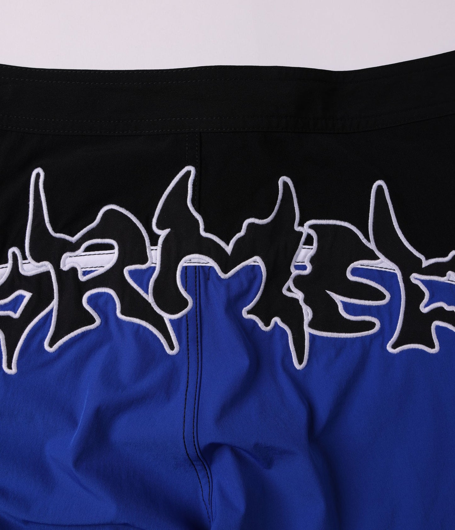 FORMER PROSCRIPTION 21" TRUNK // BLACK - essential surf and skate