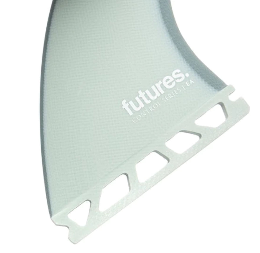 EA Control Series - Medium - essential surf and skate