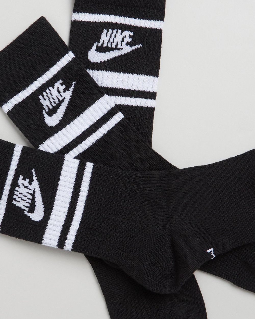 Nike everyday essential black