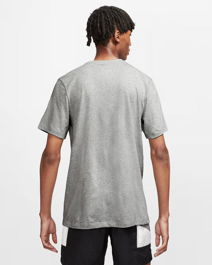 Nike Sportswear Club: Men's T-Shirt - essential surf and skate