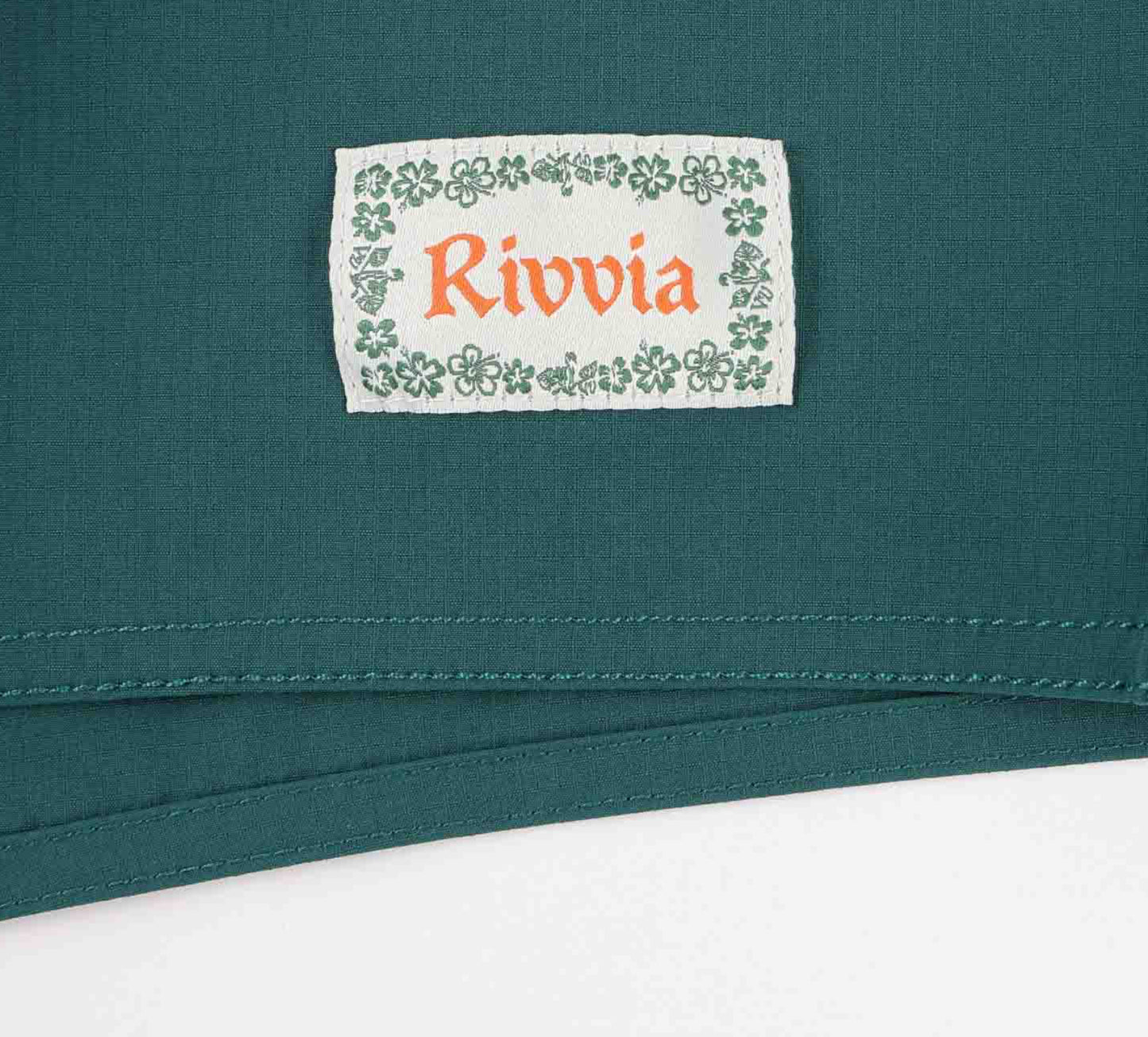 RIVVIA CLASS 18.5" WALLFLOWER TRUNK : DARK FOREST