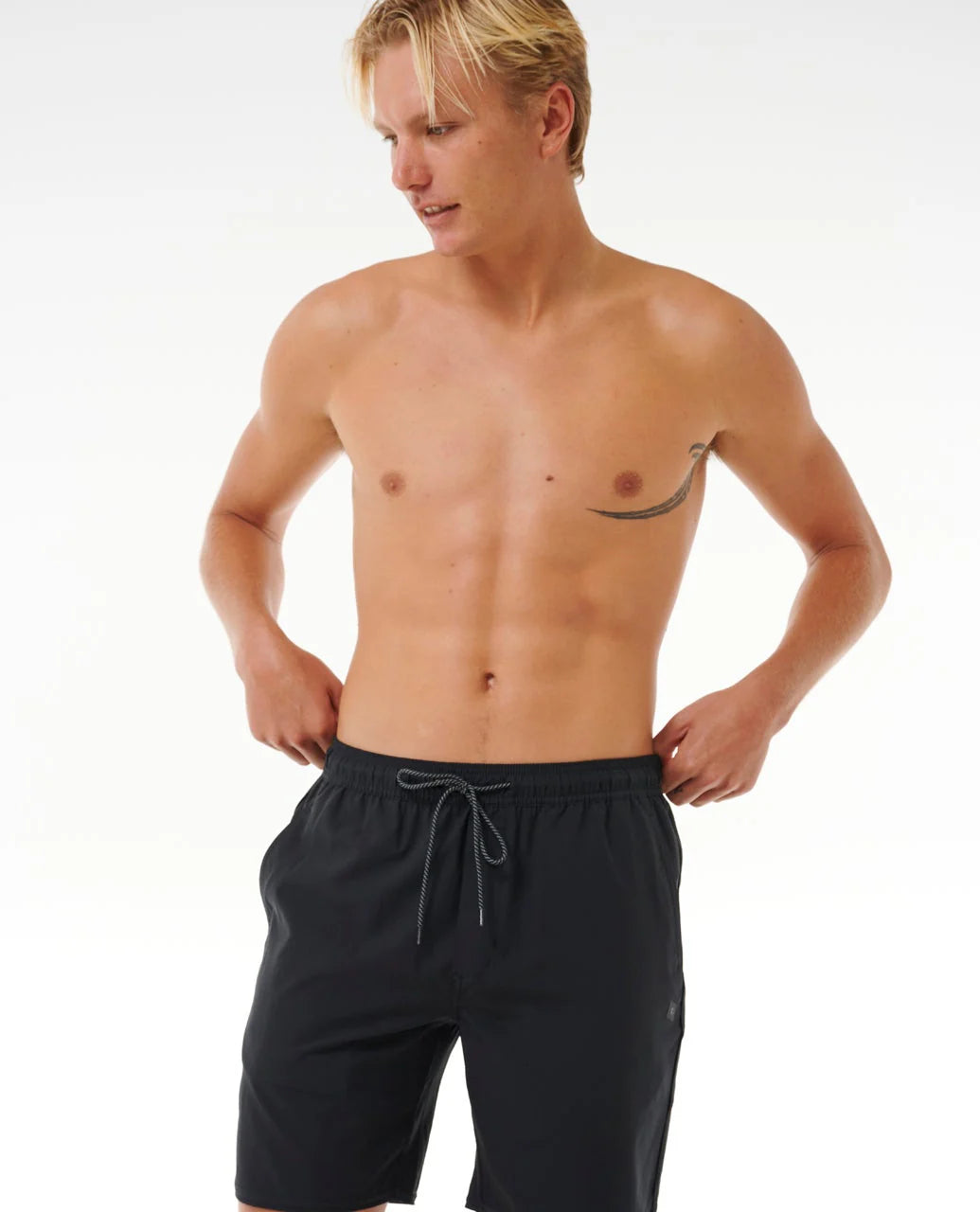 RIP CURL PIVOT VOLLEY - essential surf and skate