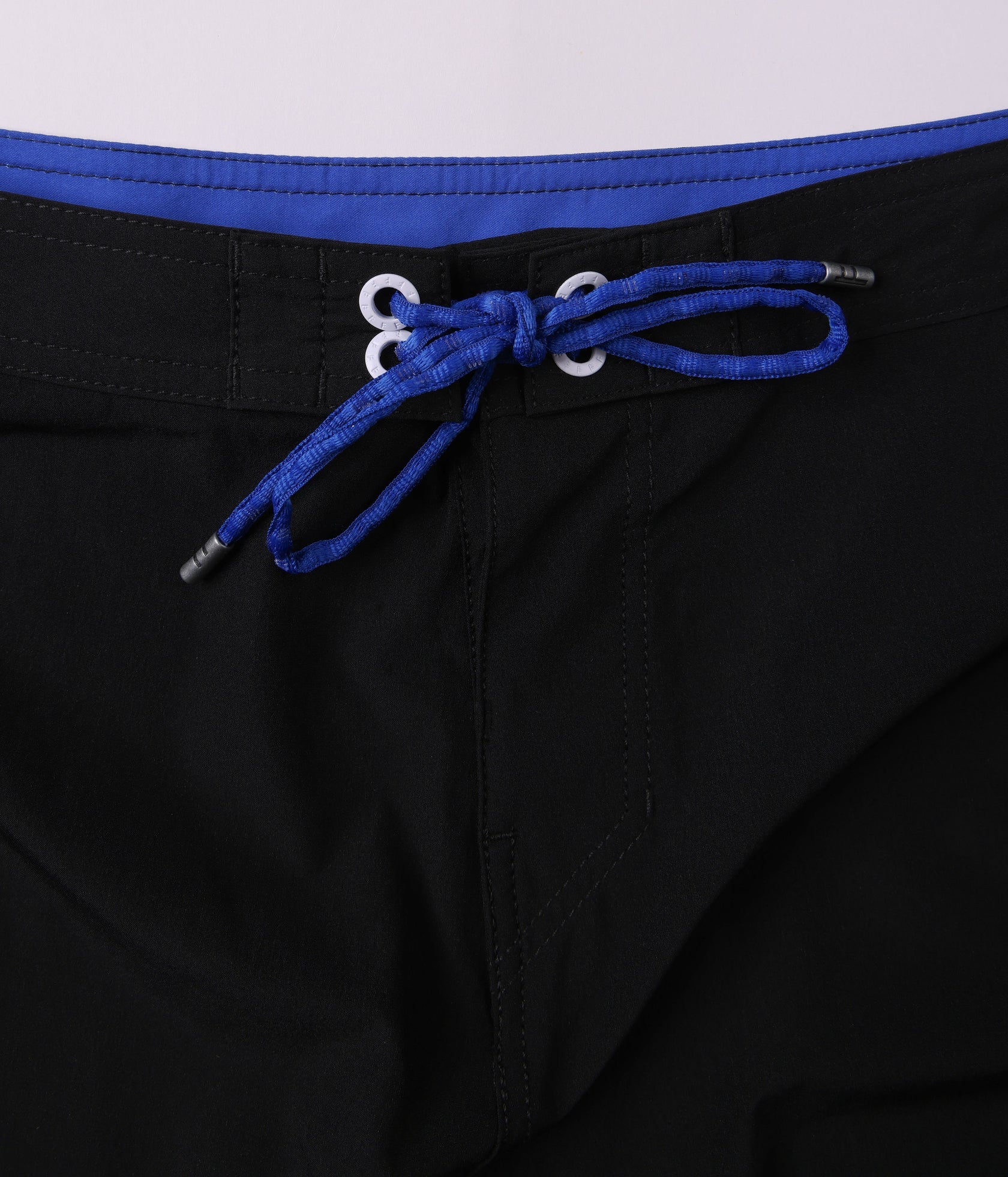 FORMER PROSCRIPTION 21" TRUNK // BLACK - essential surf and skate