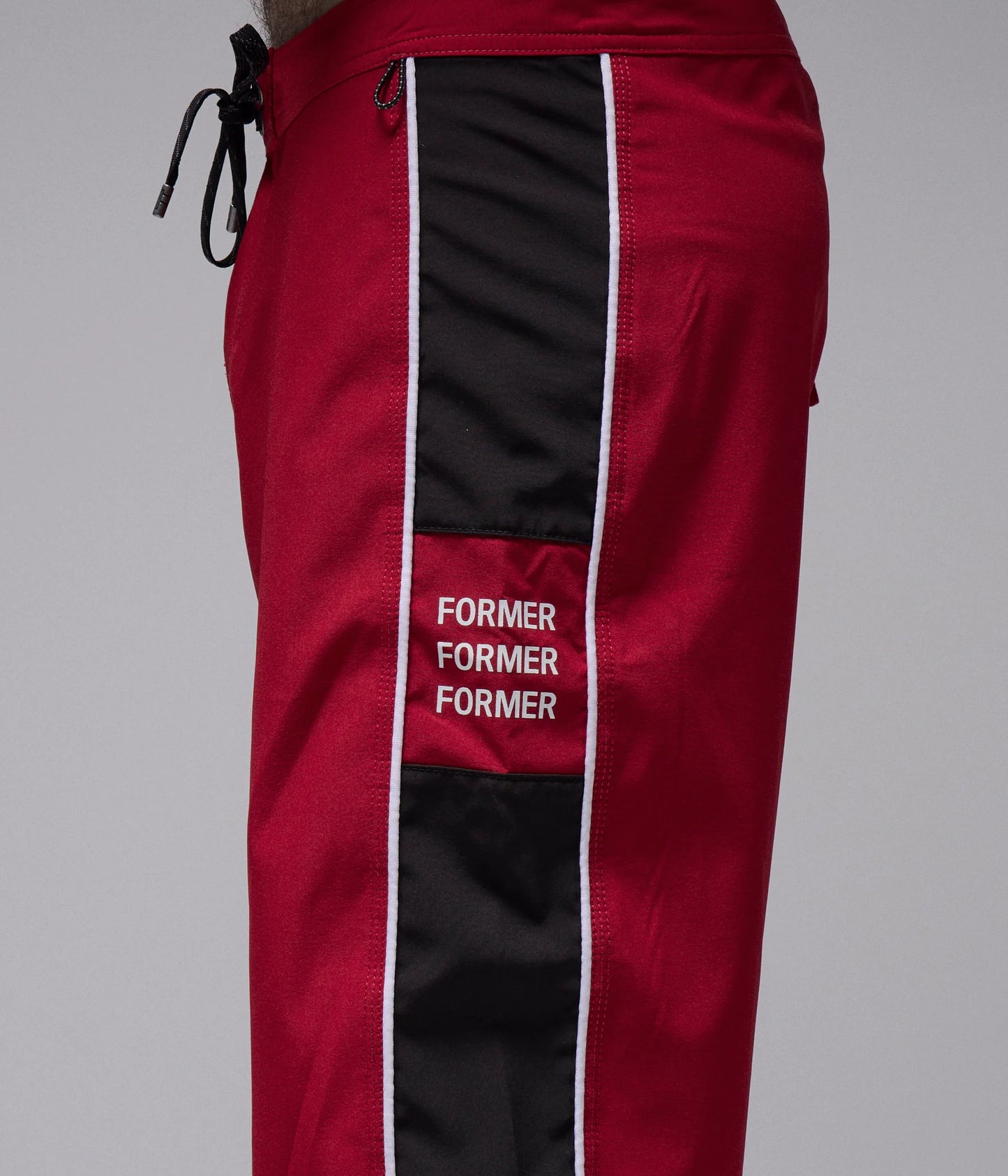 FORMER SYSTEM ECLIPSE 20" TRUNK // RED - essential surf and skate