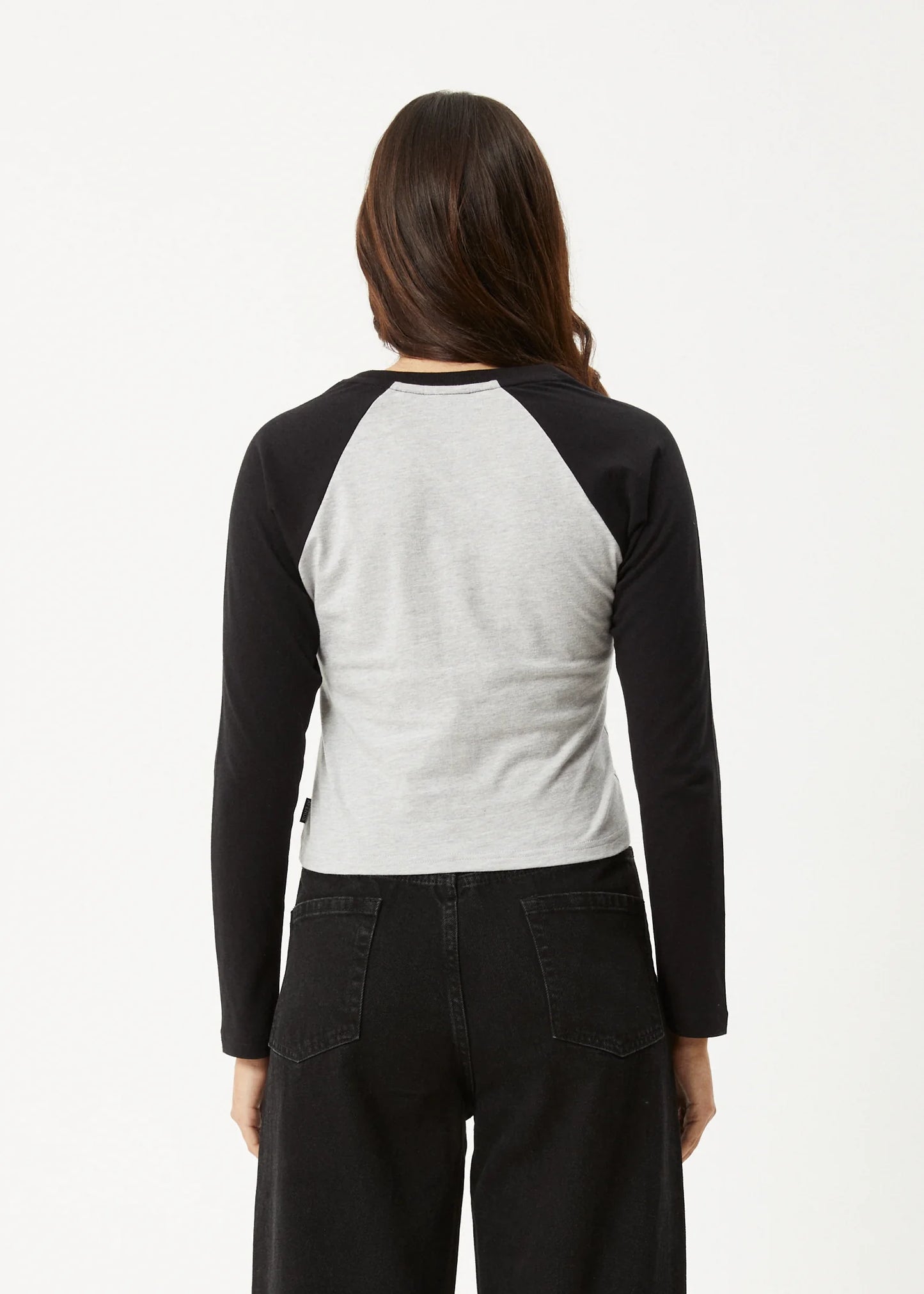 AFENDS ADELE - LONG SLEEVE RAGLAN TEE
Long Sleeve Raglan Tee