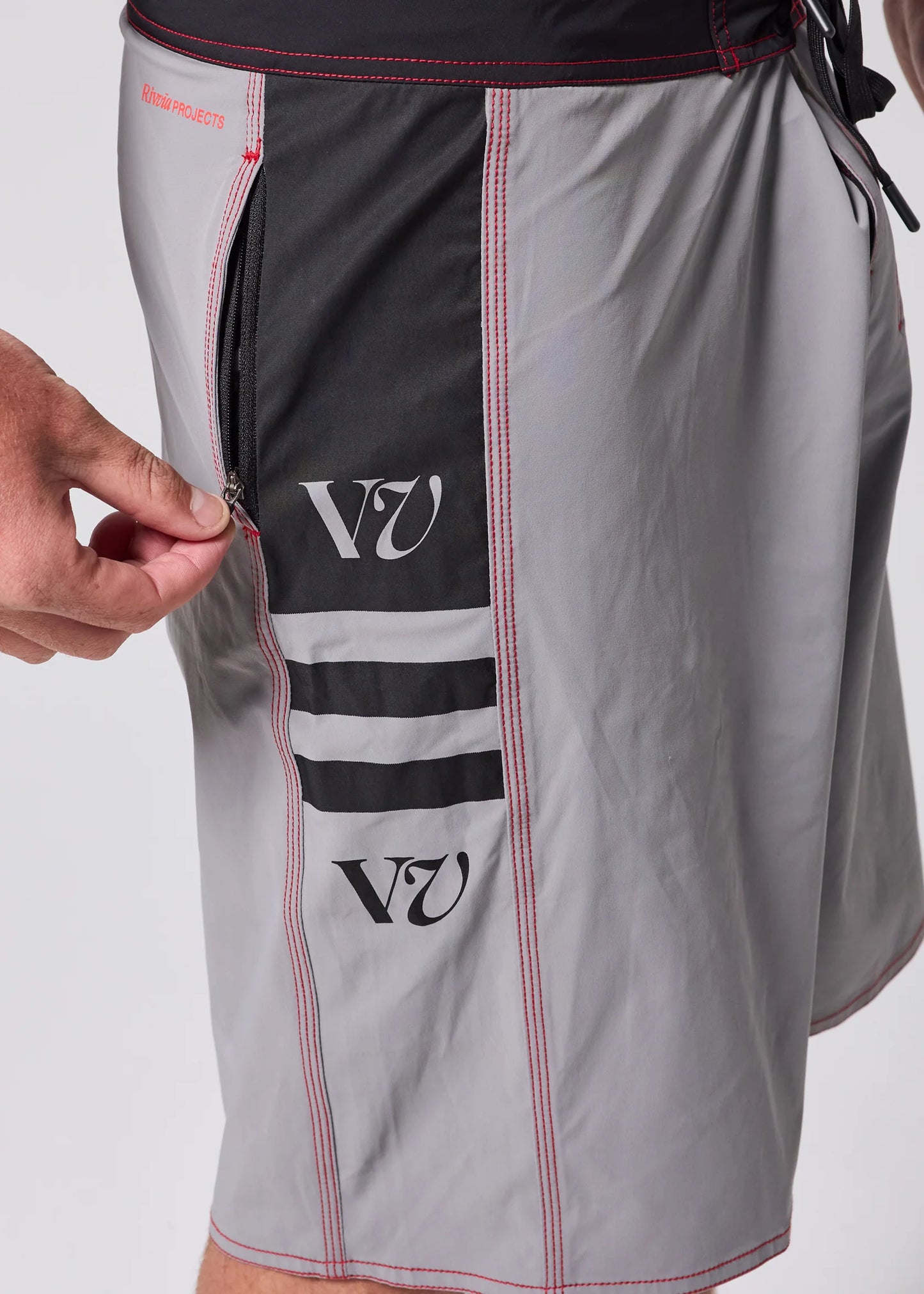 RIVVIA DISCLOSURE 20" TRUNK : GREY - essential surf and skate