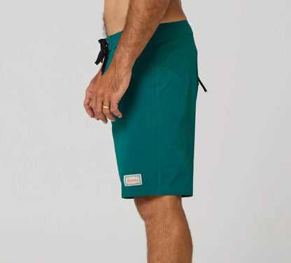RIVVIA CLASS 18.5" WALLFLOWER TRUNK : DARK FOREST