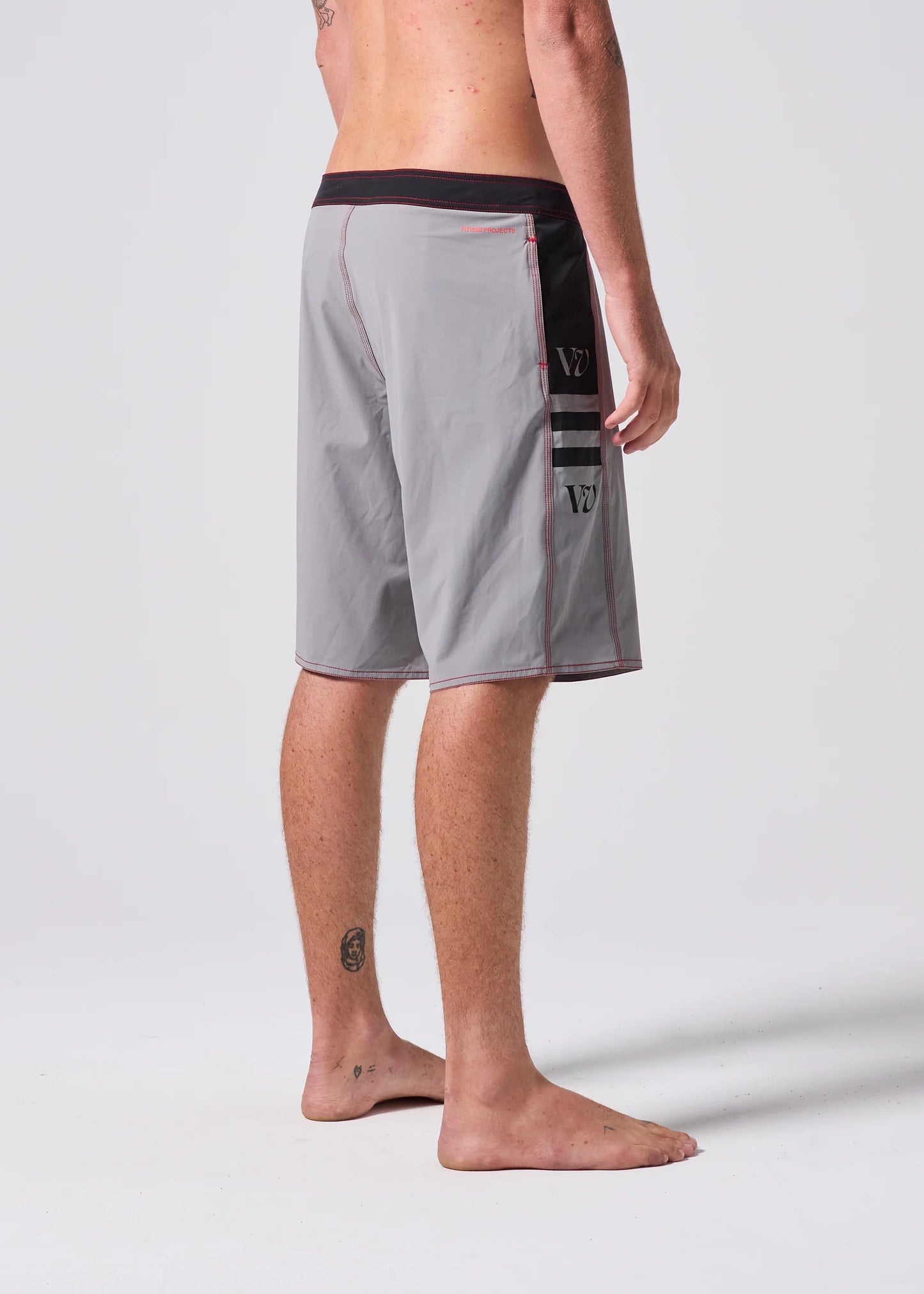 RIVVIA DISCLOSURE 20" TRUNK : GREY - essential surf and skate