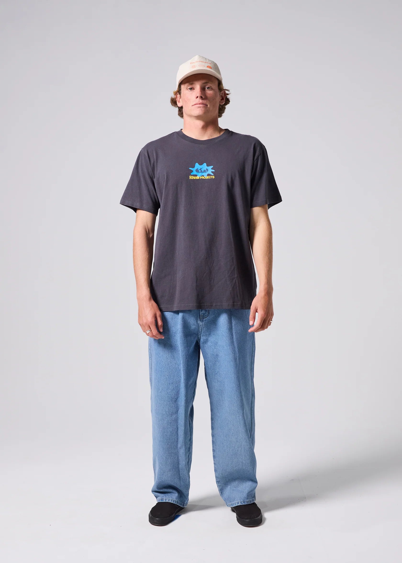 RIVVIA WORLD SPLAT RELAXED FIT T-SHIRT : PIGMENT BLACK - essential surf and skate