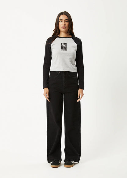 AFENDS ADELE - LONG SLEEVE RAGLAN TEE
Long Sleeve Raglan Tee