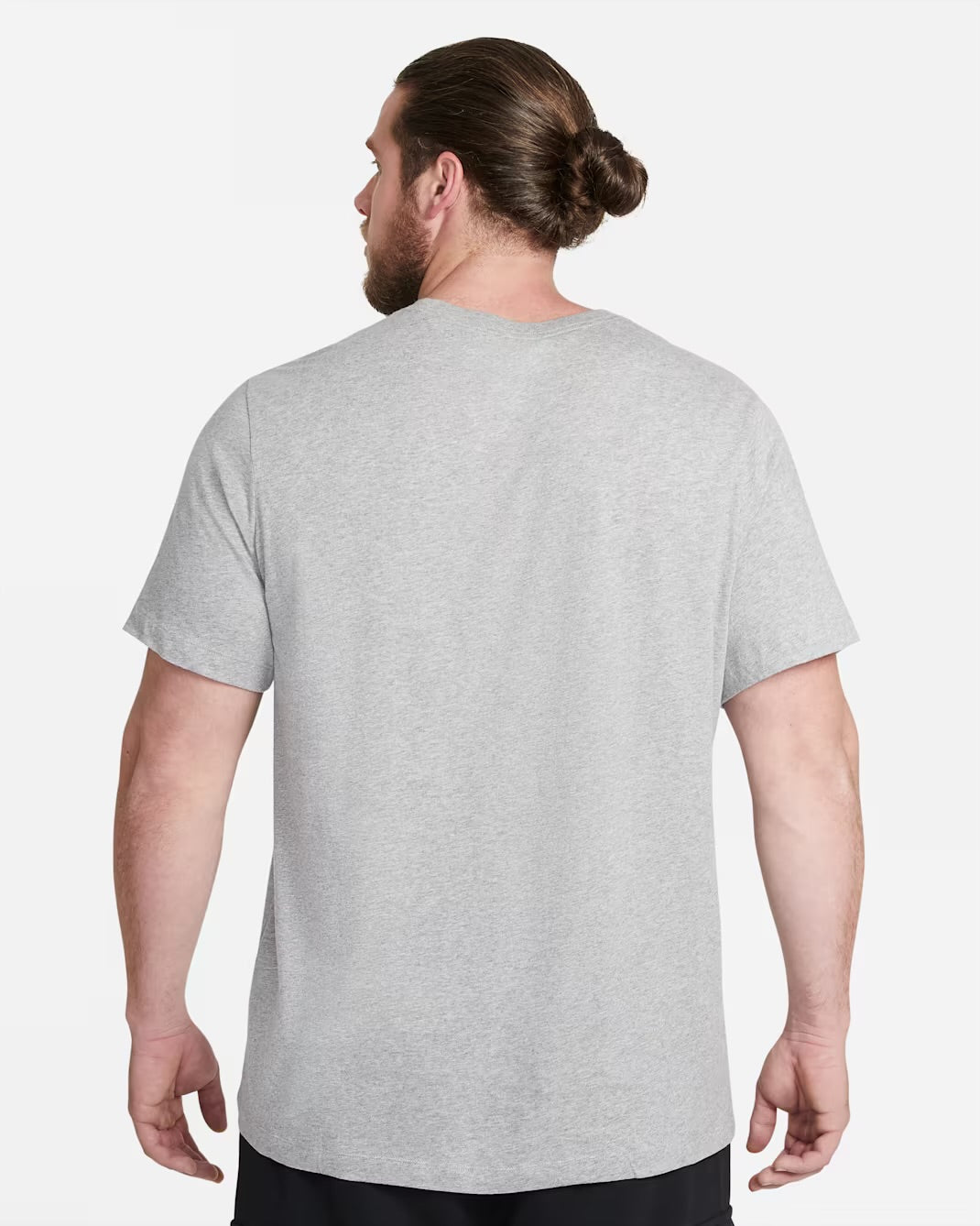 Nike Sportswear Club: Men's T-Shirt - essential surf and skate