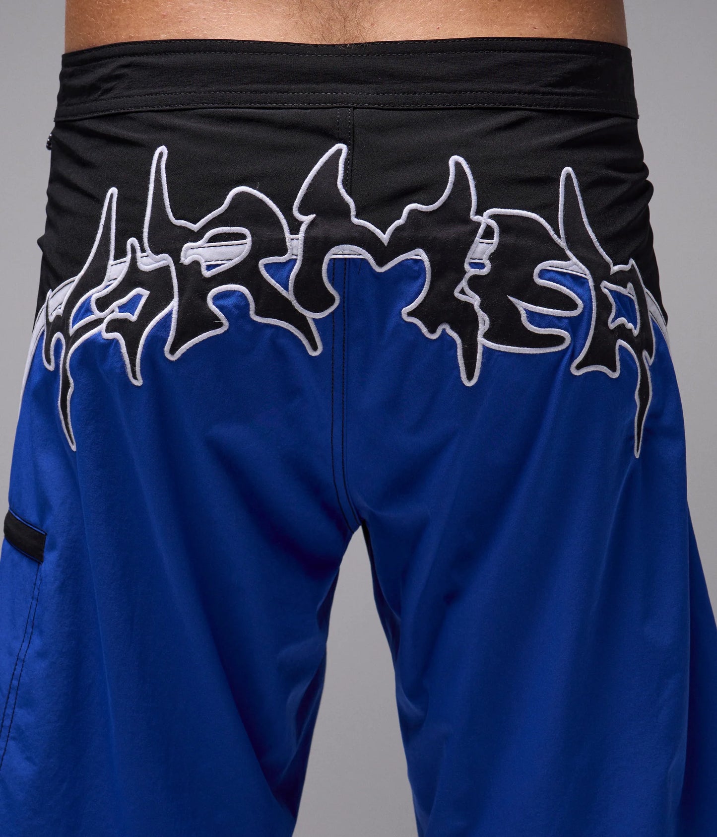 FORMER PROSCRIPTION 21" TRUNK // BLACK - essential surf and skate