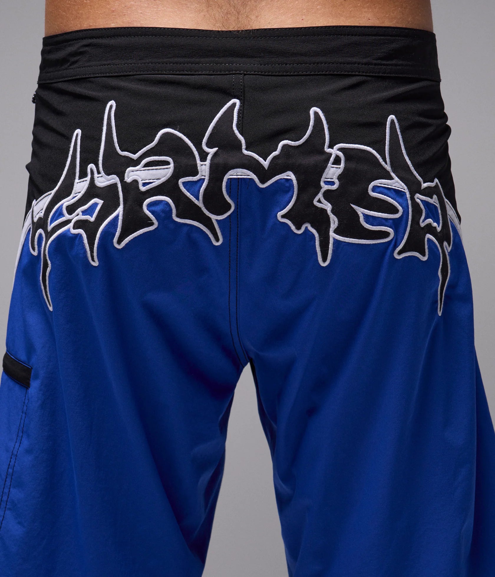 FORMER PROSCRIPTION 21" TRUNK // BLACK - essential surf and skate