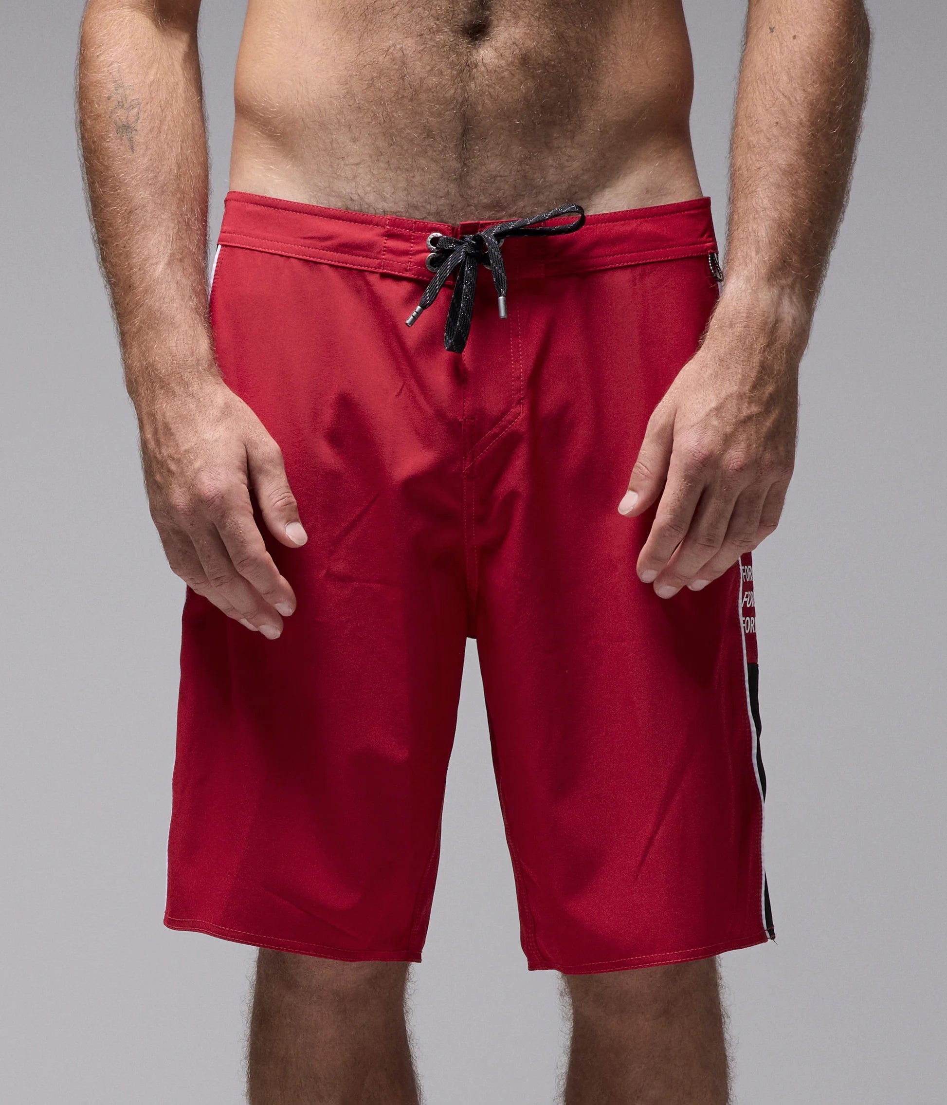 FORMER SYSTEM ECLIPSE 20" TRUNK // RED - essential surf and skate