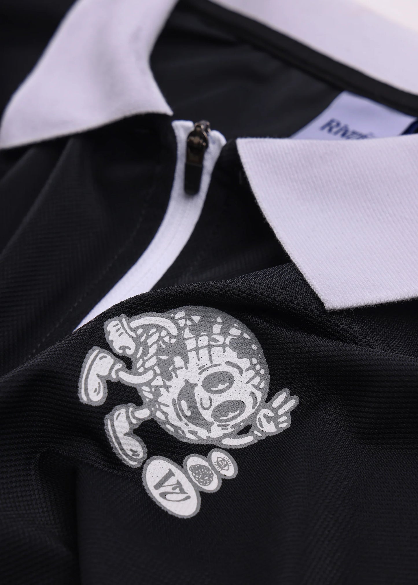 RIVVIA HAPPY GLOBE POLO : BLACK