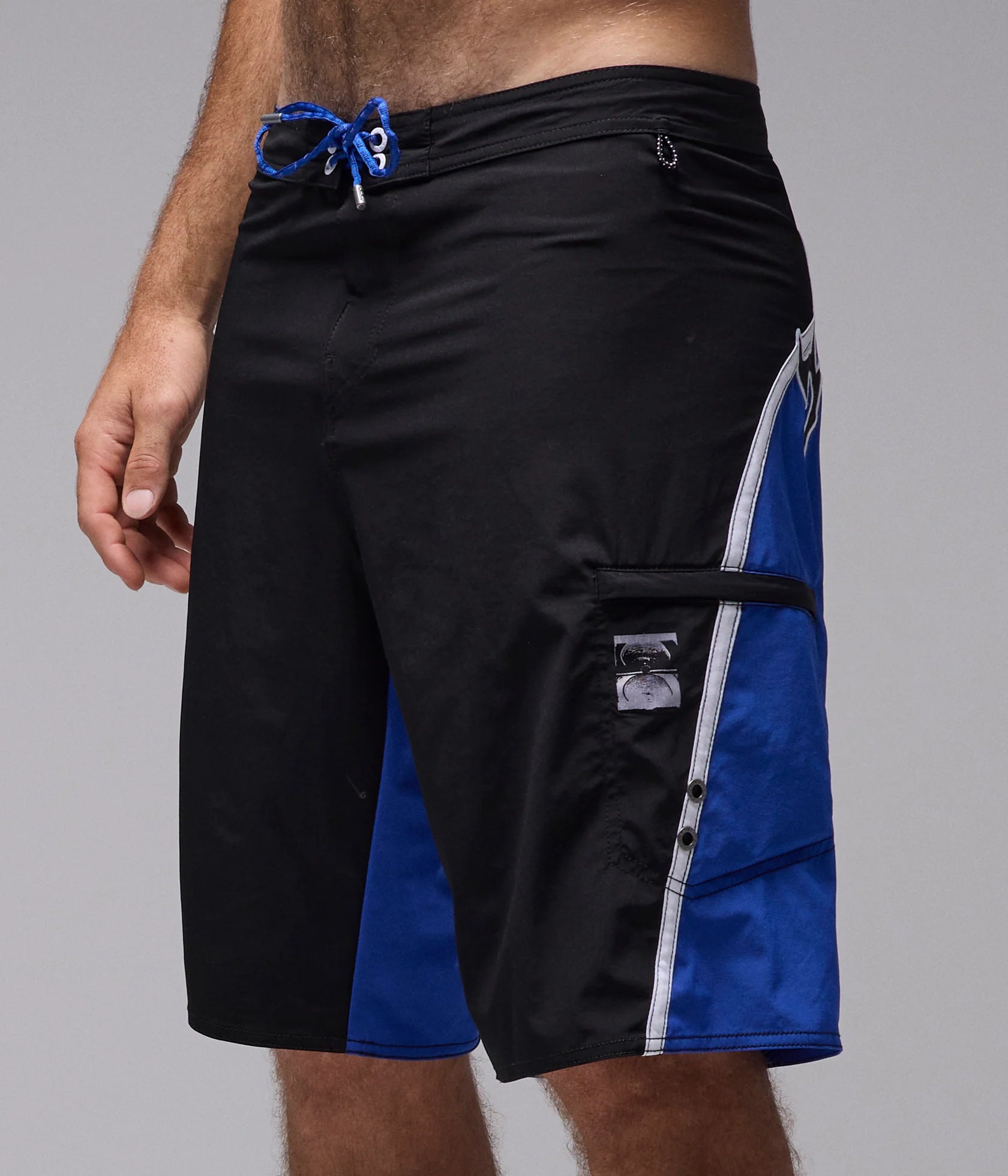 FORMER PROSCRIPTION 21" TRUNK // BLACK - essential surf and skate