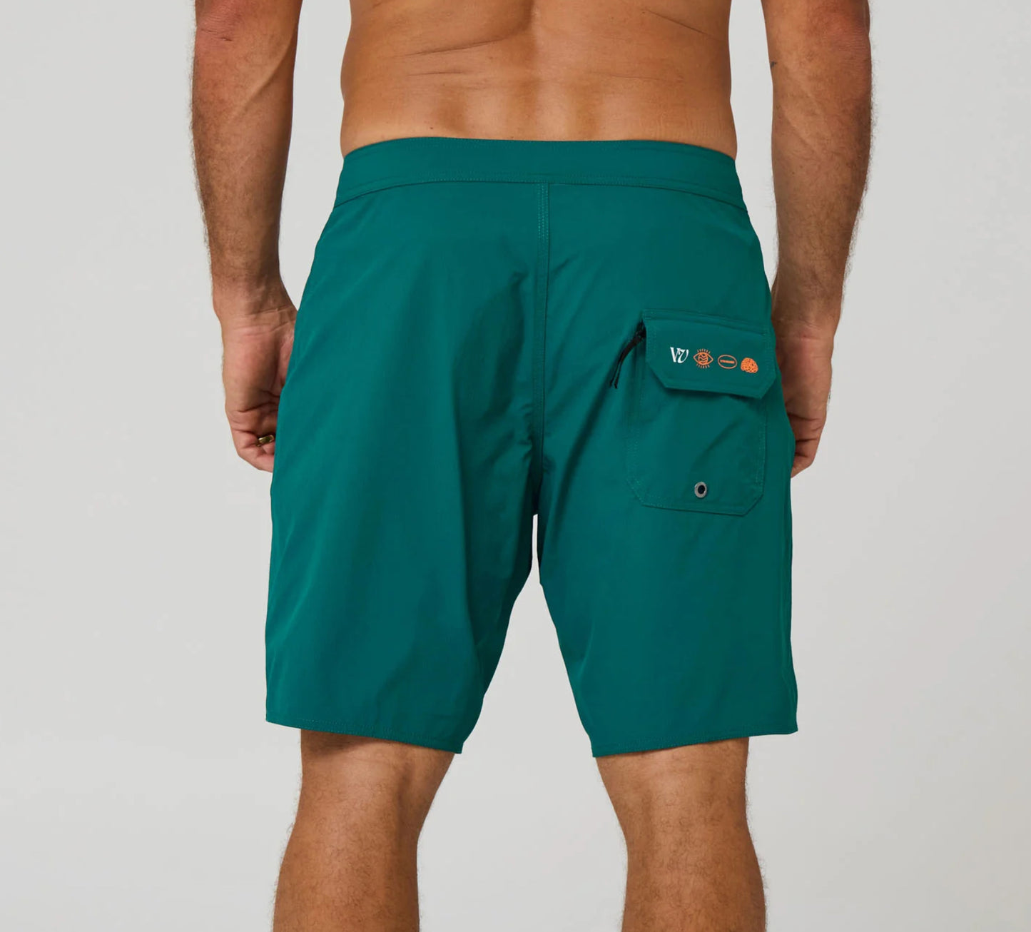 RIVVIA CLASS 18.5" WALLFLOWER TRUNK : DARK FOREST