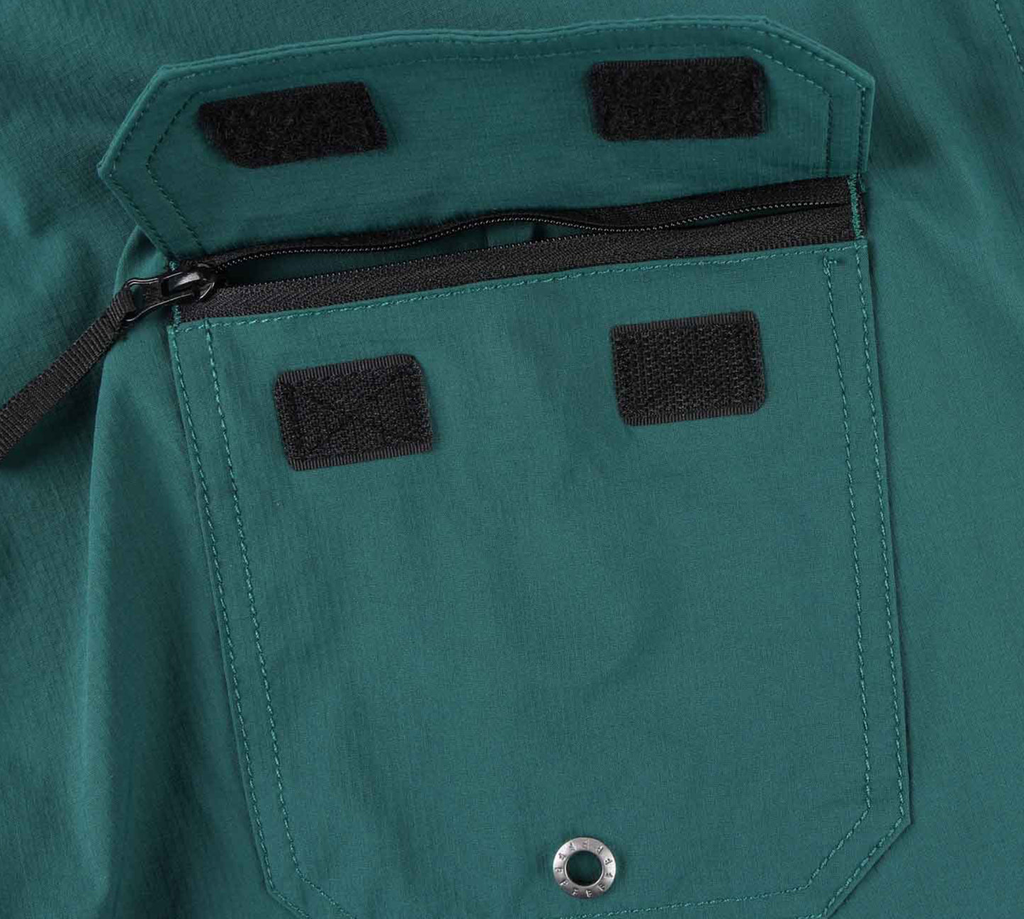 RIVVIA CLASS 18.5" WALLFLOWER TRUNK : DARK FOREST