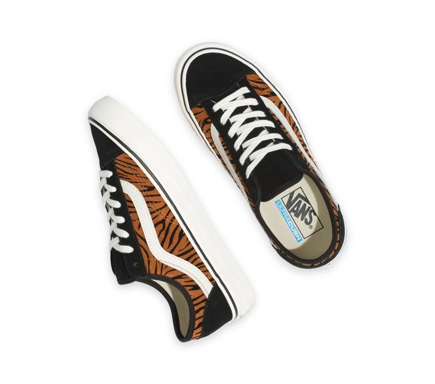 Style 36 Decon Animal Stripes - essential surf and skate